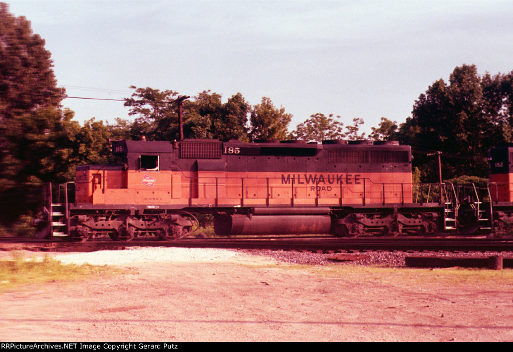 CMSTP&P SD40-2 #185